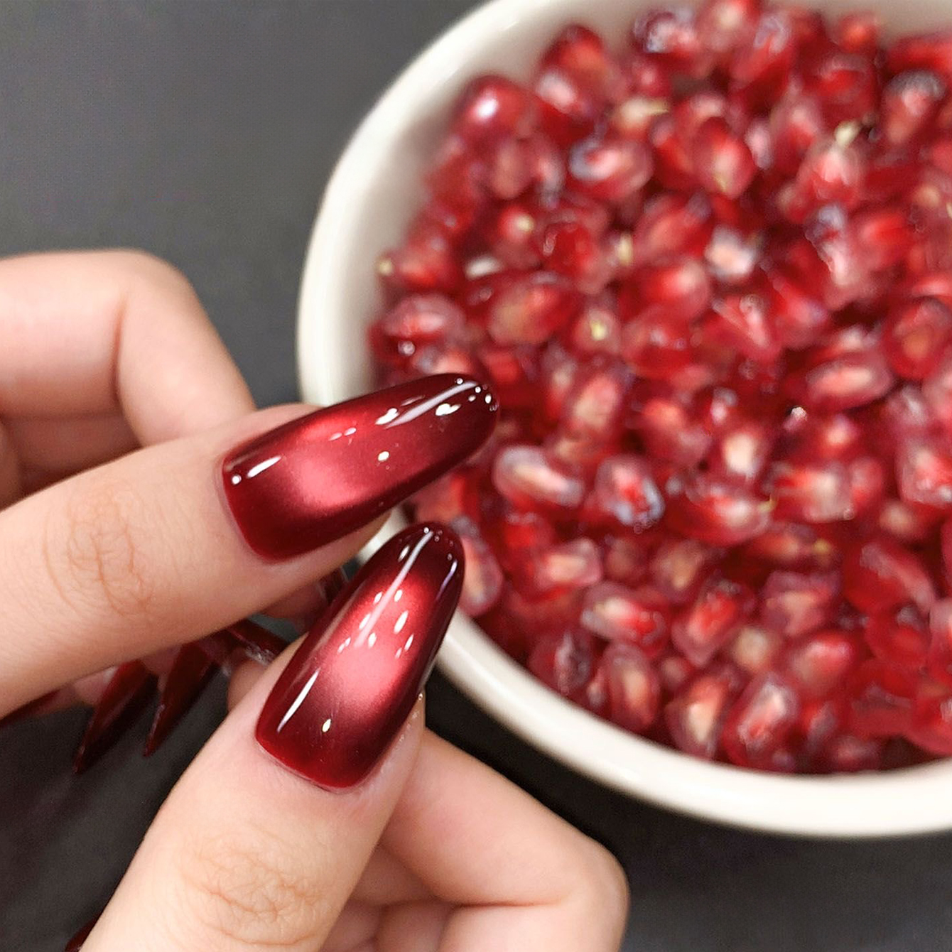 Nail Art Red Wine Cat Eye - MIANEL 10ML Red Pomegranate Cat Eye